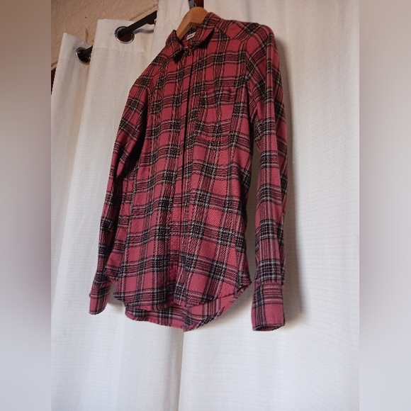 Hollister Tops - Pink Plaid Flannel Hollister Shirt